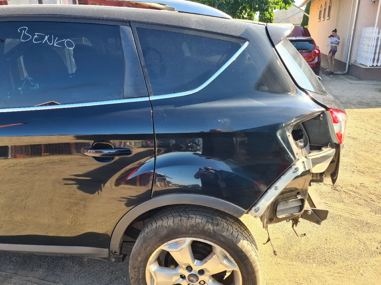 FORD KUGA bal hátsó sárvédő negyed