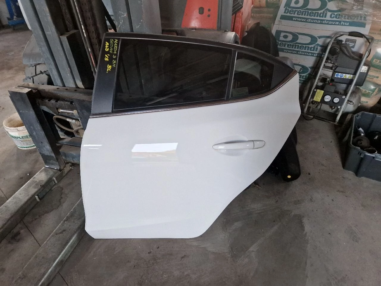 MAZDA 3 (BM) sedan bal hátsó ajtó A4D