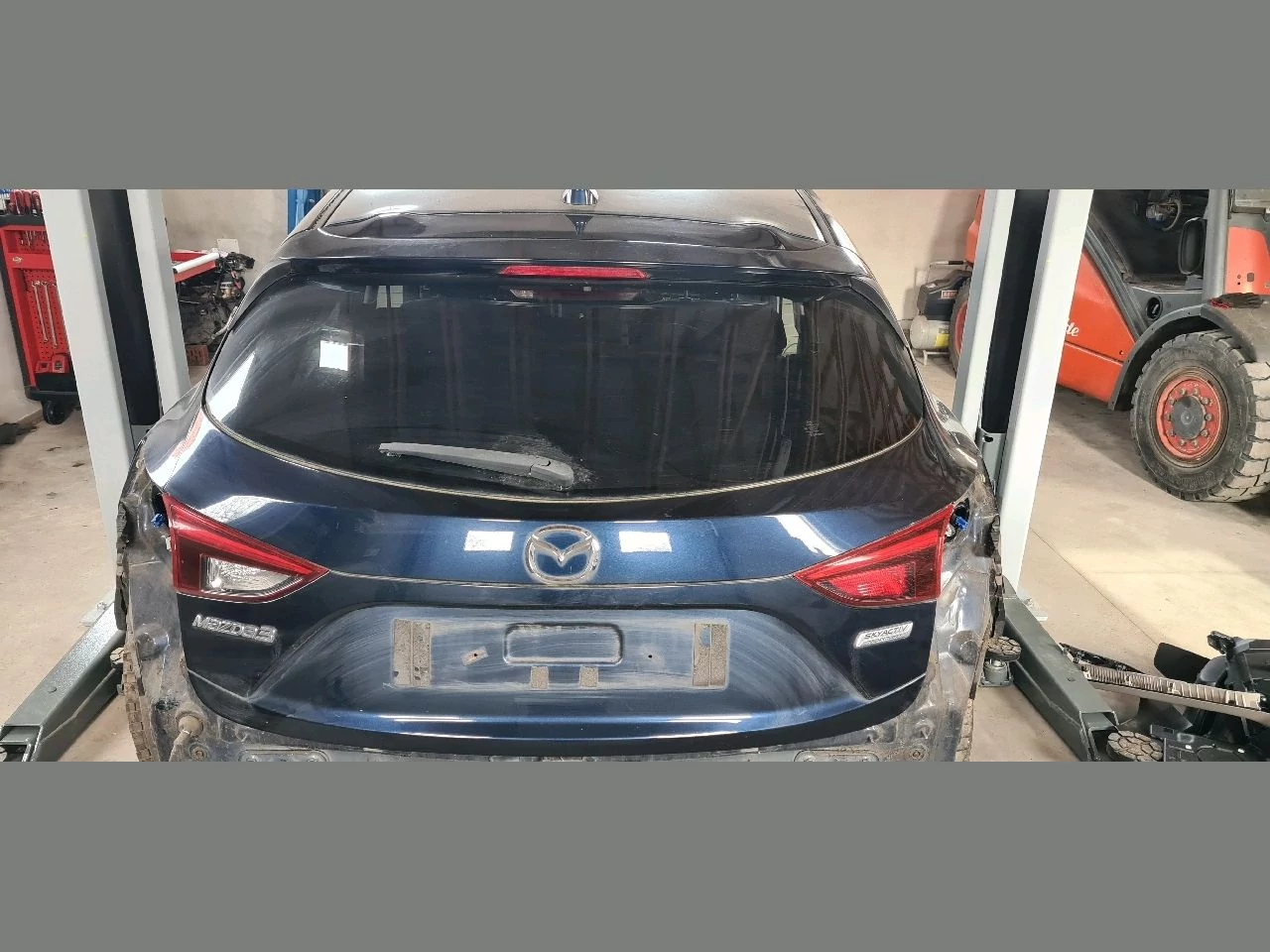 MAZDA 3 (BM) csomagtérajtó 42M
