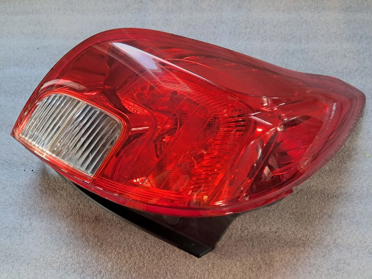 OPEL MOKKA Bal hátsó lámpa