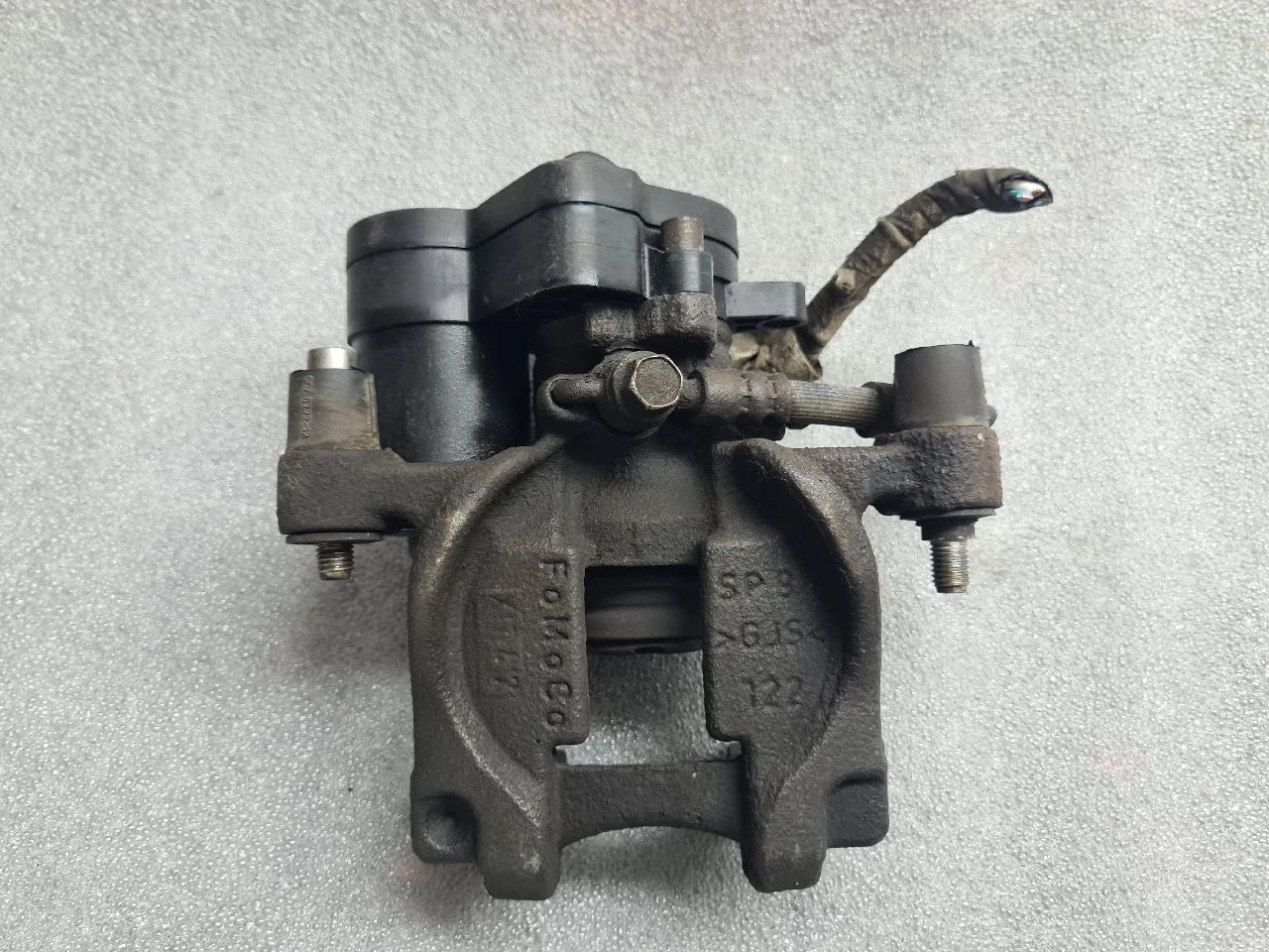 FORD MONDEO V Jobb hátsó féknyereg, kézifék motor DG9C-2D252-D