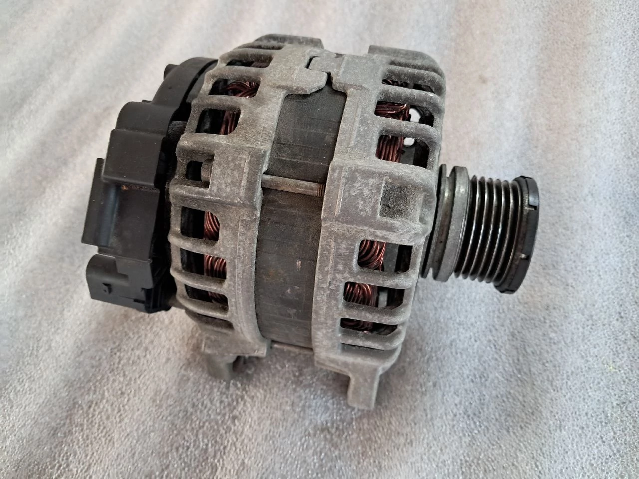 SKODA OCTAVIA III (5E) 1.6 CRTDI generátor 03L903023K