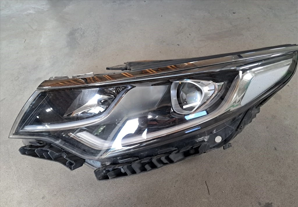 KIA OPTIMA (JF) Bal fényszóró