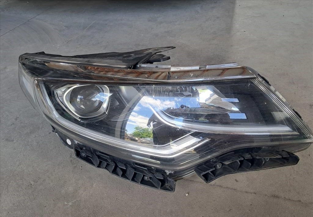 KIA OPTIMA (JF) Jobb fényszóró