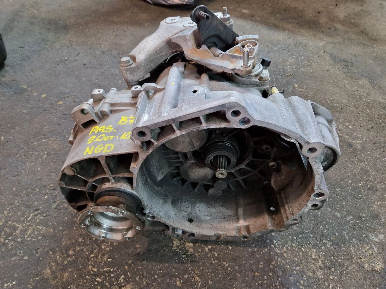 VOLKSWAGEN PASSAT B7 2.0 CRTDI váltó NGD