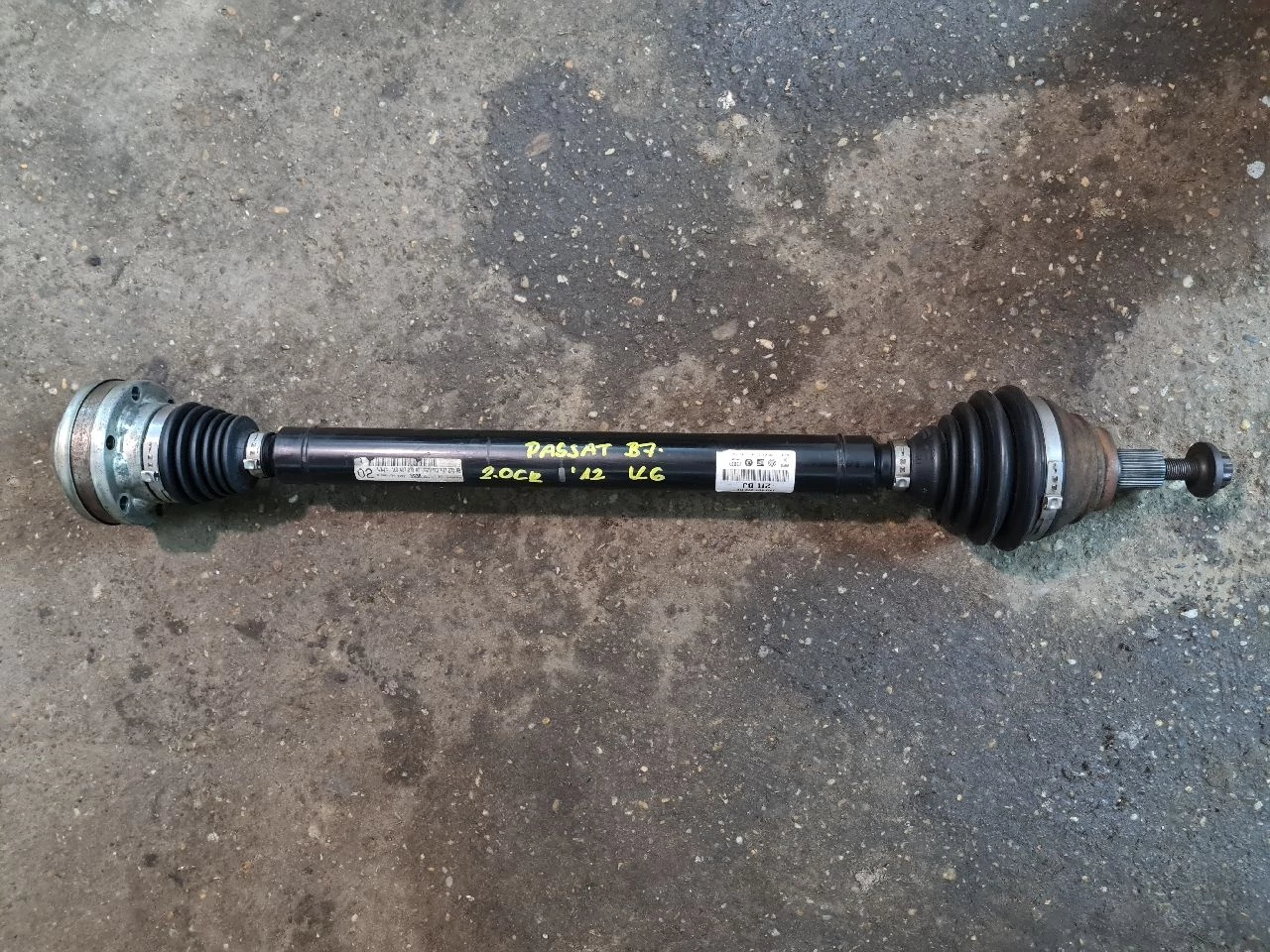 VOLKSWAGEN PASSAT B7 2.0 CRTDI jobb féltengely 