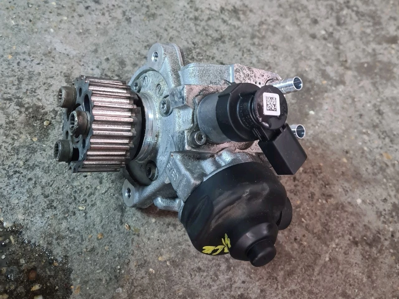VOLKSWAGEN PASSAT B7 2.0 CRTDI CFF magasnyomású pumpa 03L130755L