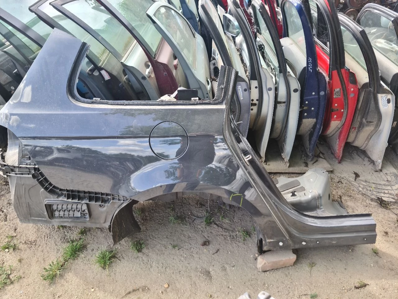 VOLKSWAGEN PASSAT B7 KOMBI jobb hátsó sárvédő negyed