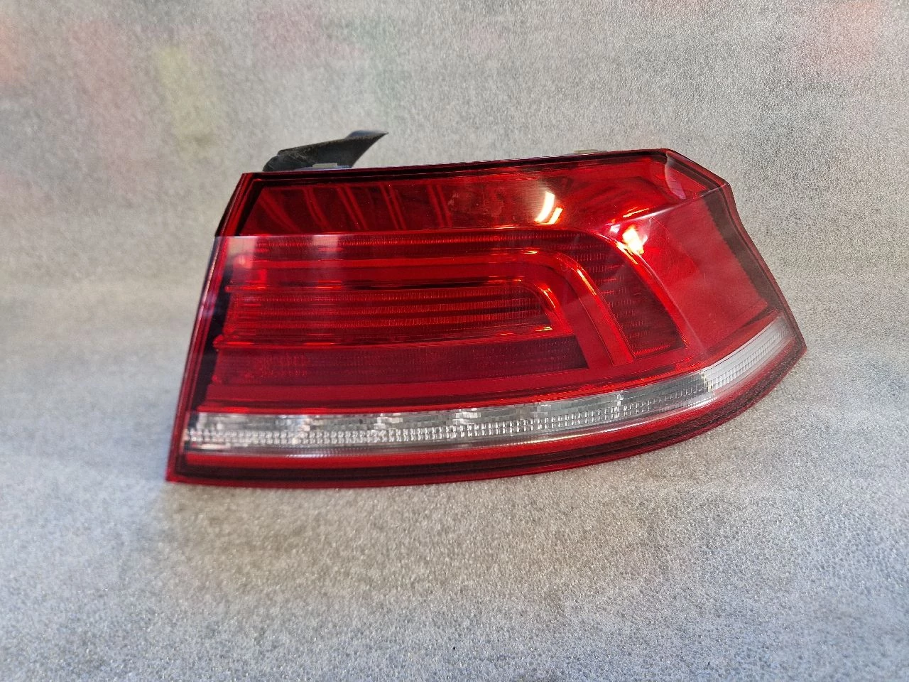VOLKSWAGEN PASSAT B8 (3G) SEDAN jobb külső hátsó lámpa