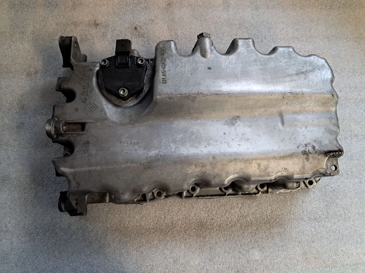 VOLKSWAGEN PASSAT B8 (3G) 2.0 CRTDI CRL olajteknő 04L103603