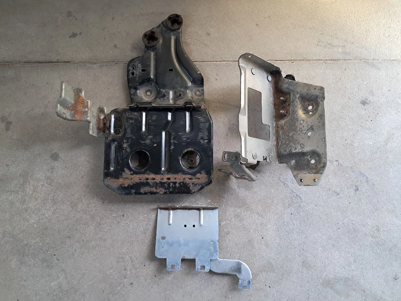 NISSAN PULSAR Akkumulátor tartó 