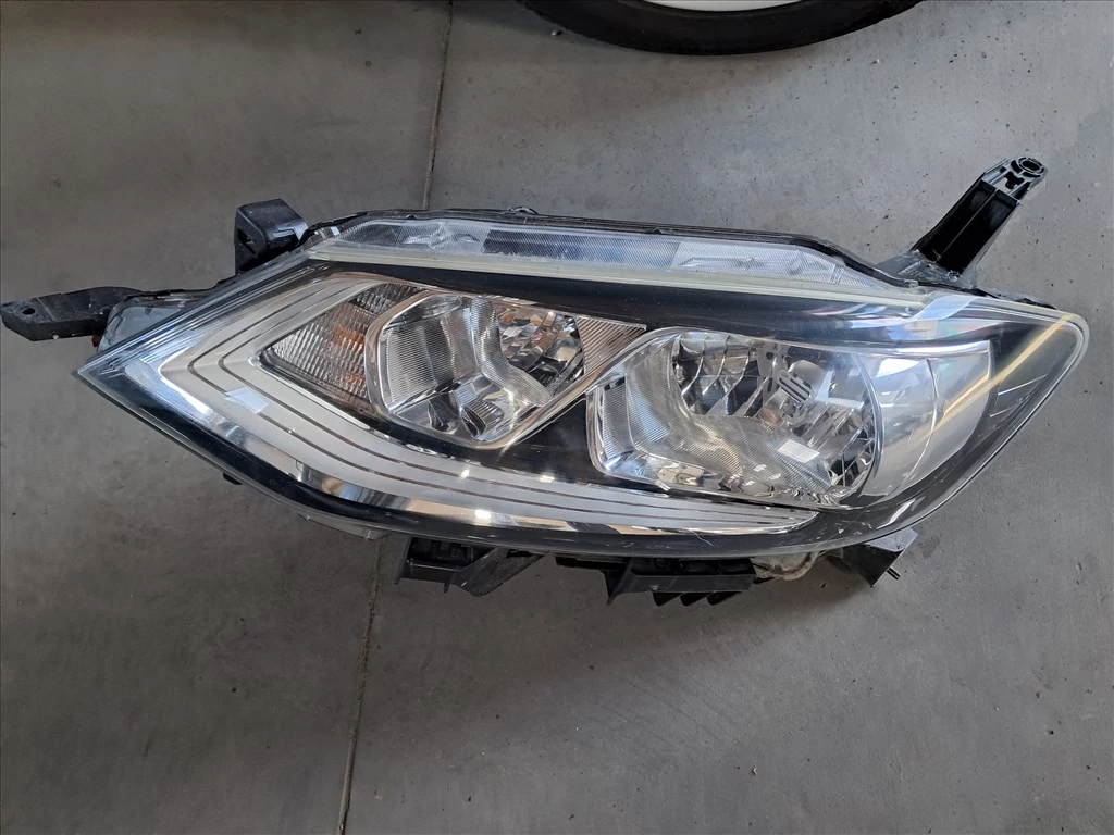 NISSAN PULSAR  Bal fényszóró