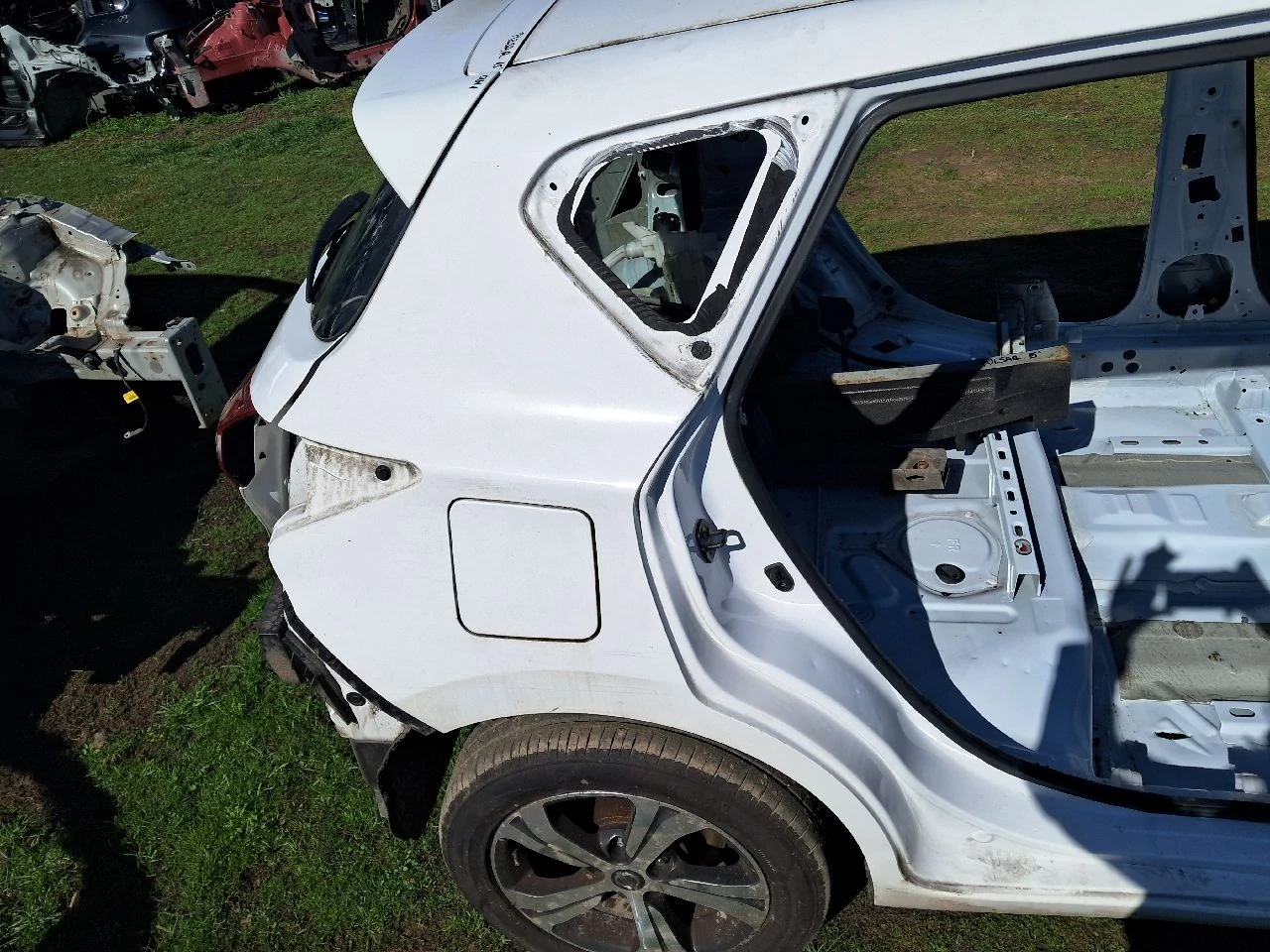 NISSAN PULSAR Jobb hátsó sárvédő negyed