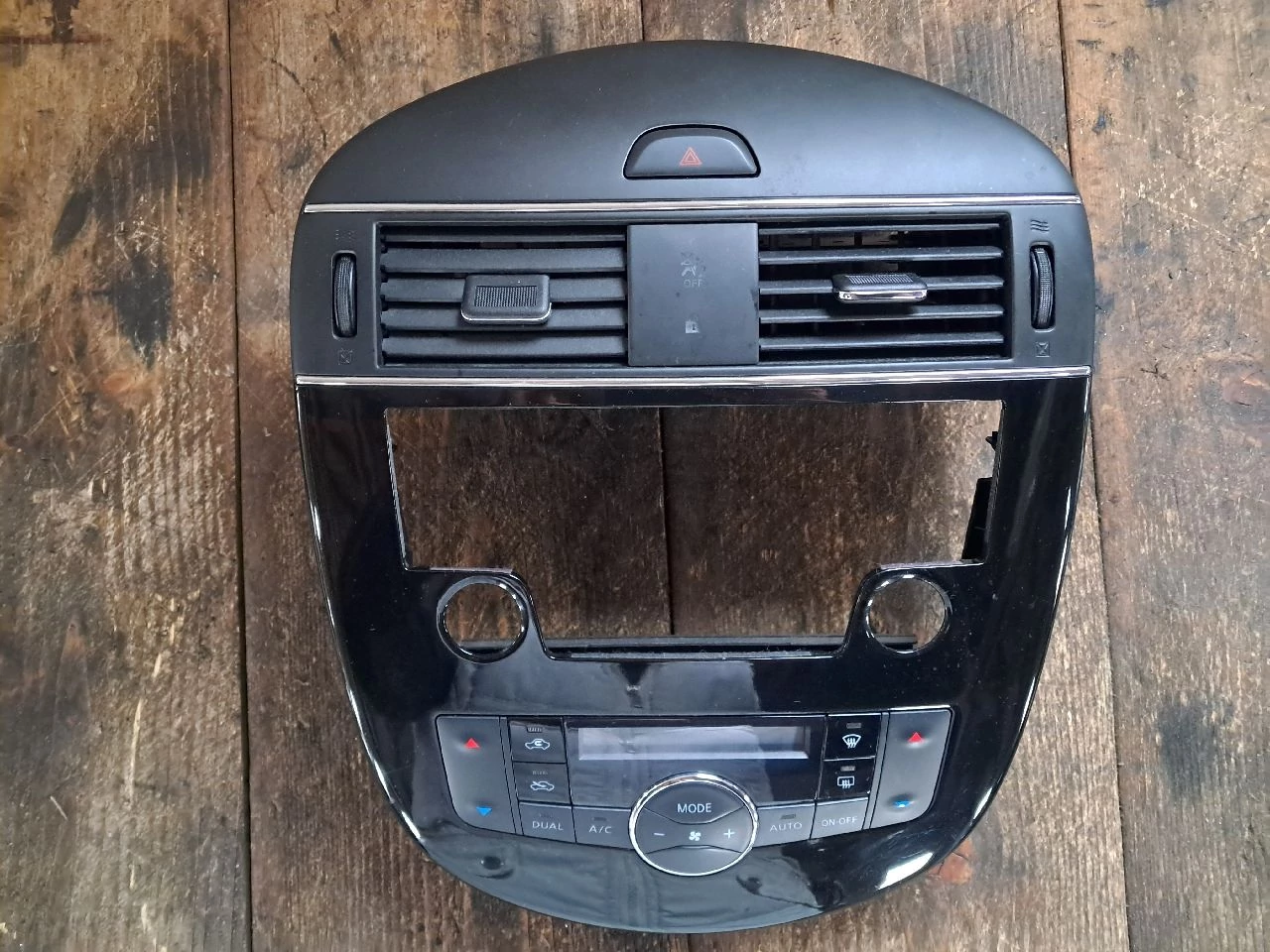 NISSAN PULSAR Középkonzol panel