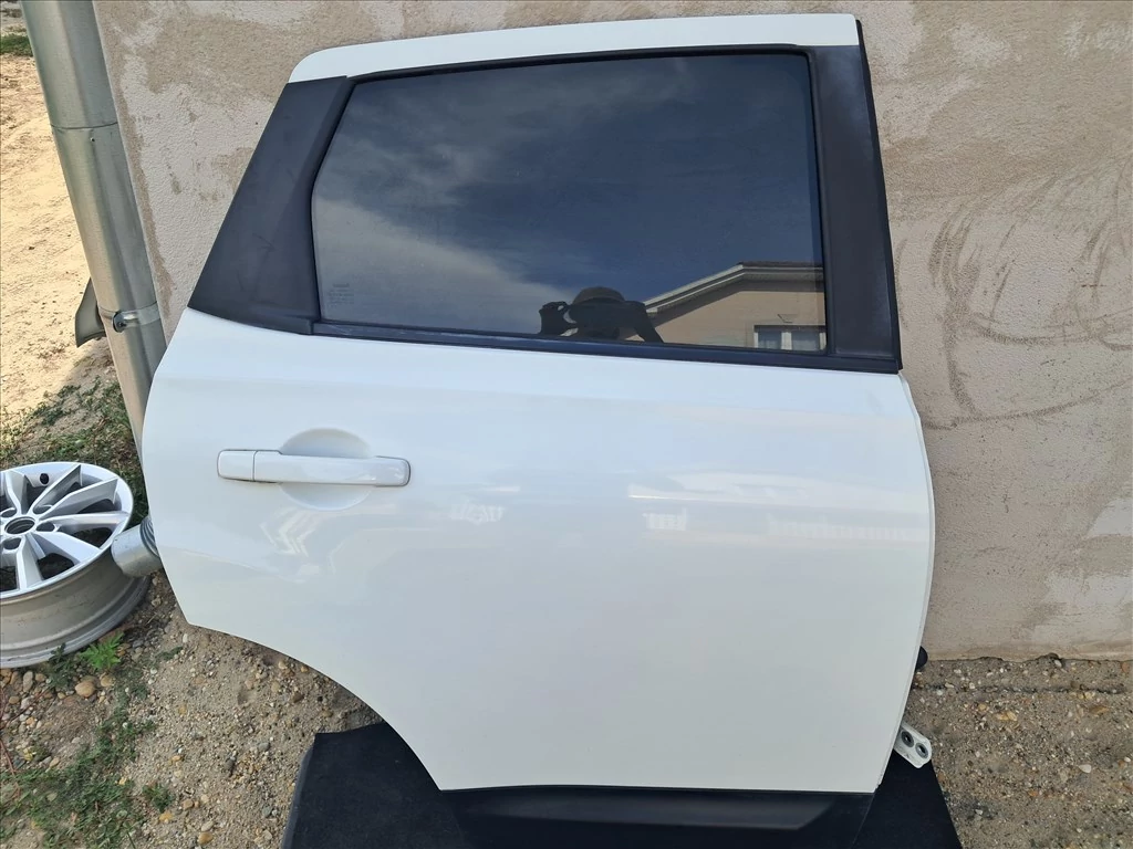 NISSAN QASHQAI (J10) jobb hátsó ajtó 326