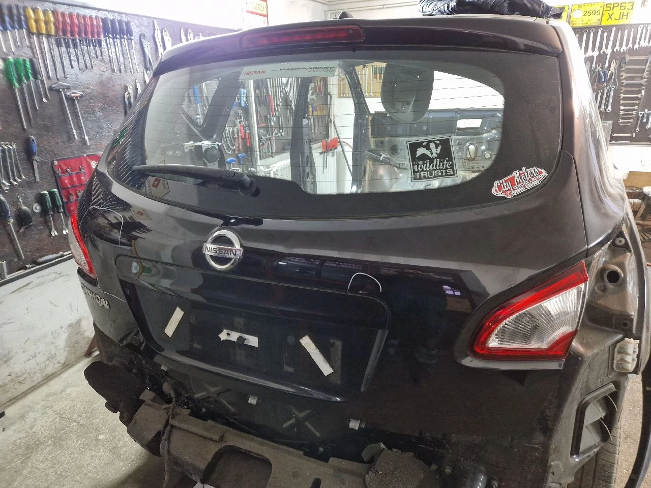 NISSAN QASHQAI (J10) Csomagtérajtó