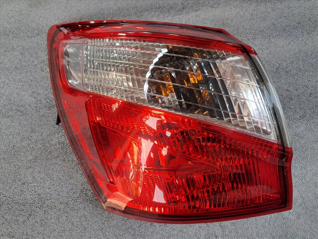NISSAN QASHQAI (J10) facelift Bal külső hátsó lámpa