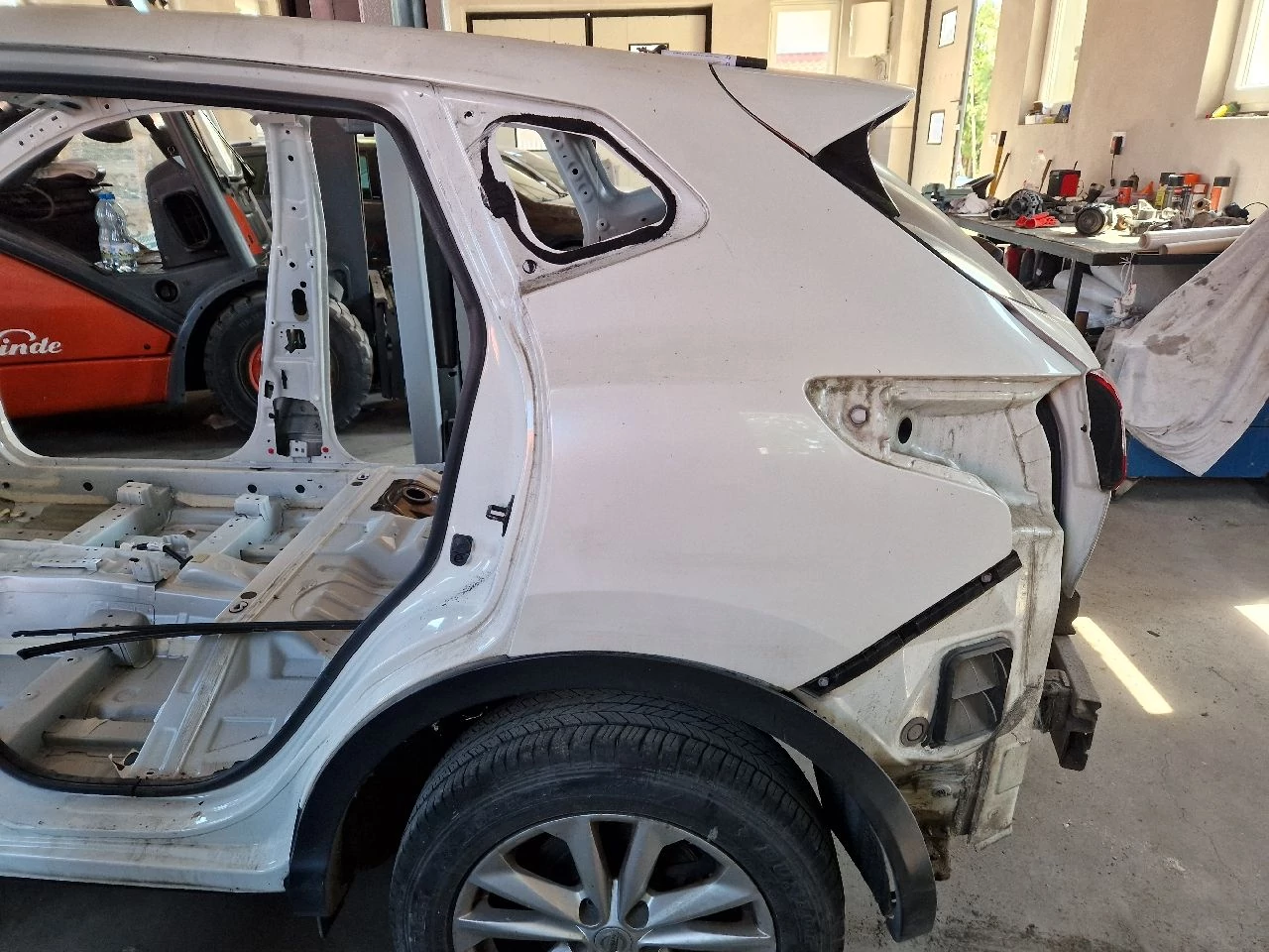 NISSAN QASHQAI (J11) bal hátsó sárvédő negyed