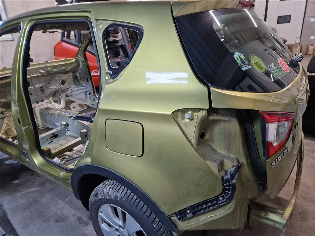 SUZUKI SX4 S-CROSS (JY) Bal hátsó sárvédő negyed