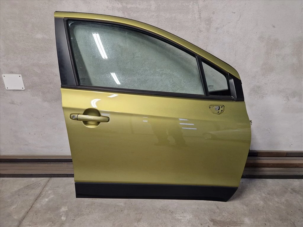 SUZUKI SX4 S-CROSS (JY) Jobb első ajtó ZUS