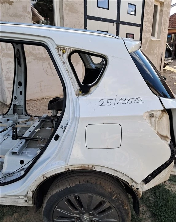 SUZUKI SX4 S-CROSS (JY) bal hátsó sárvédő negyed