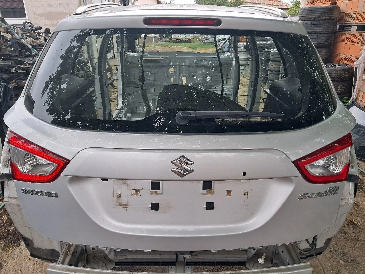 SUZUKI SX4 S-CROSS (JY) Csomagtérajtó ZCC