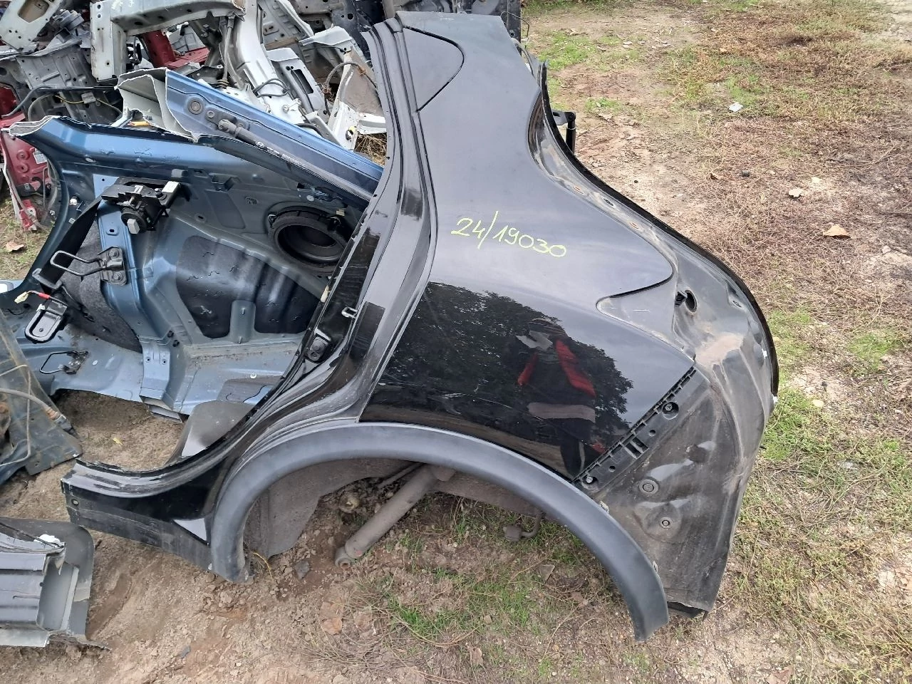NISSAN JUKE (F15) bal hátsó sárvédő negyed