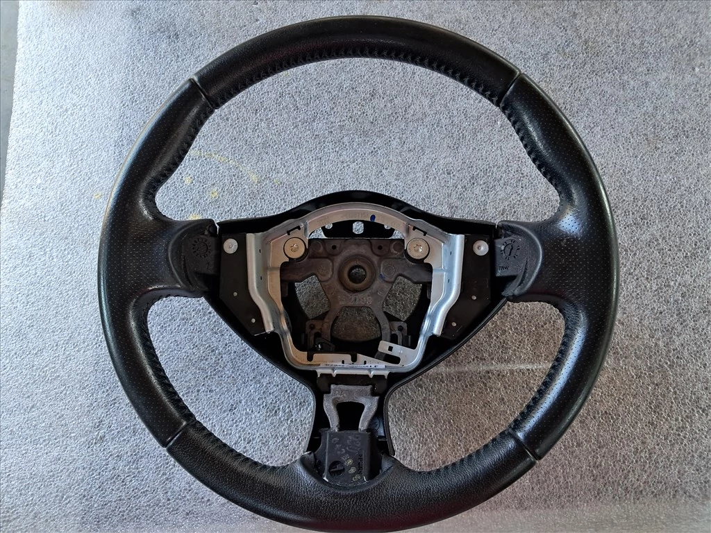 NISSAN JUKE (F15) kormány