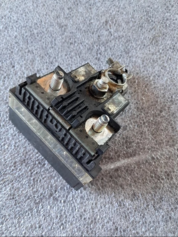 NISSAN JUKE (F15) Akkumulátor saru elektronikával