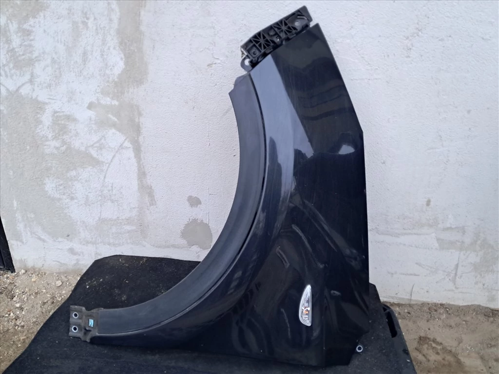 KIA SPORTAGE (QL) Bal első sárvédő