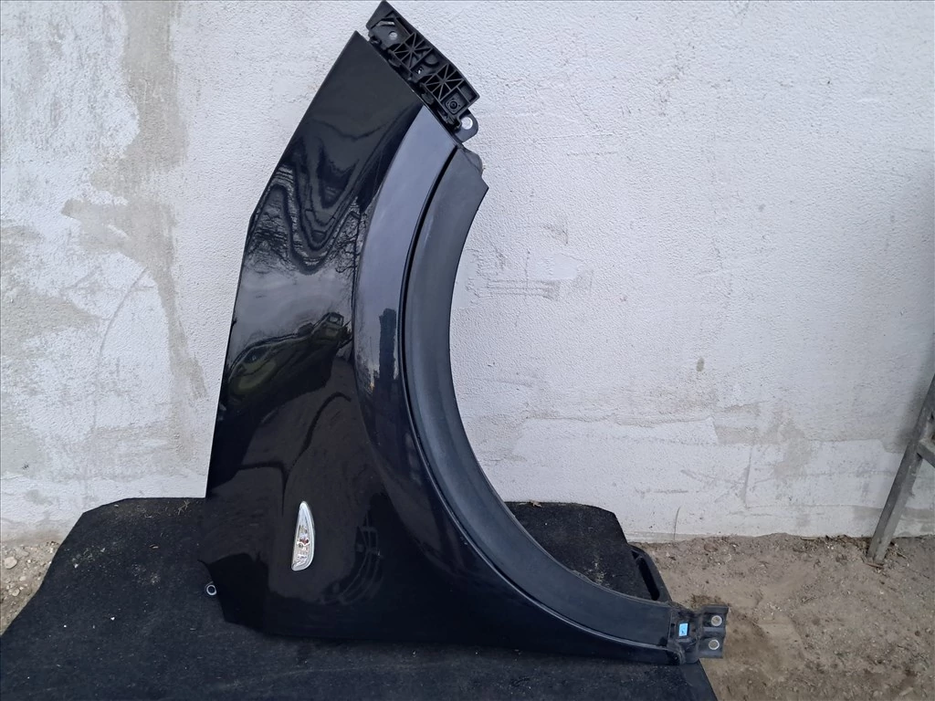 KIA SPORTAGE (QL) Jobb első sárvédő