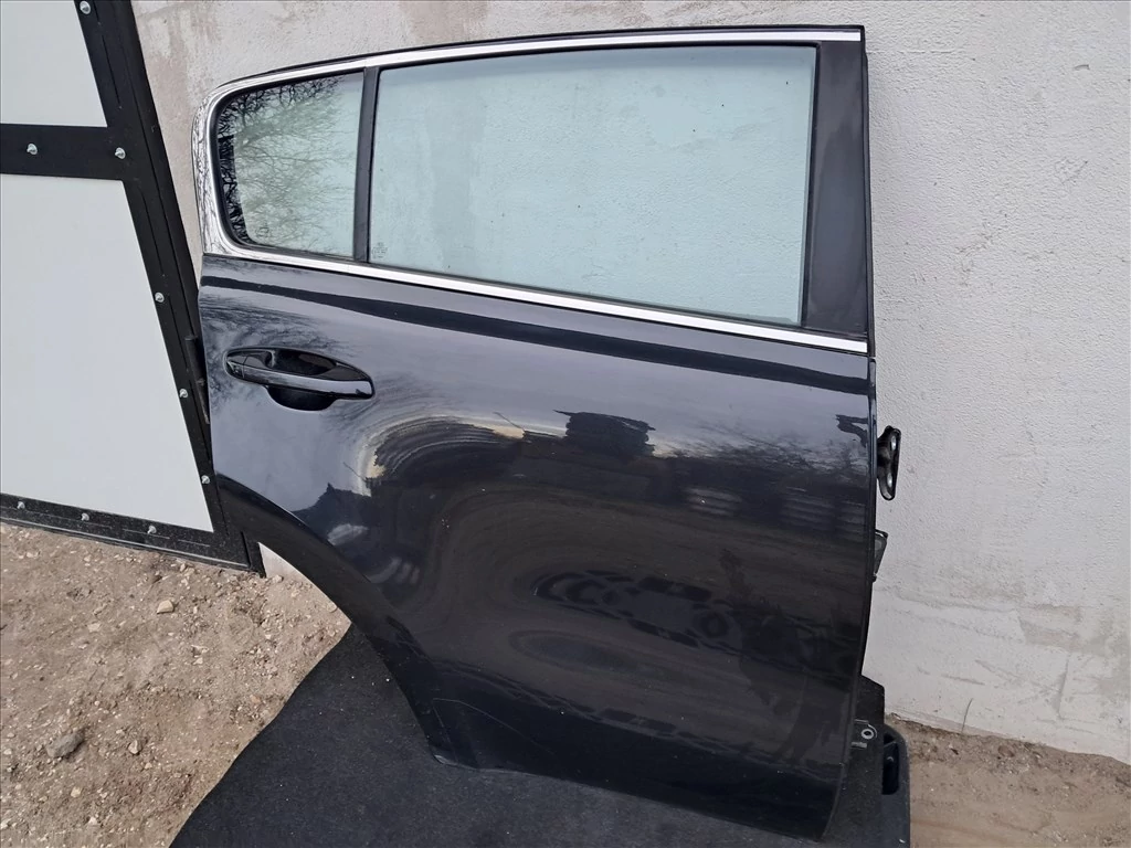 KIA SPORTAGE (QL) Jobb hátsó ajtó