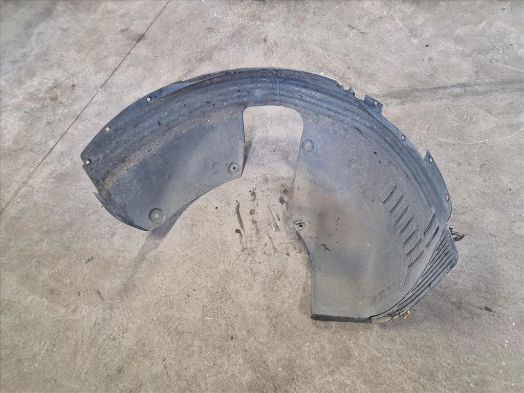 KIA SPORTAGE (QL) Jobb első dobbetét 86814-F1000