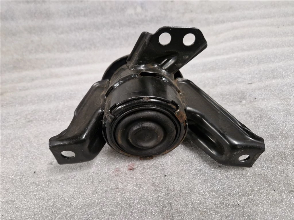 KIA SPORTAGE (QL) 1.7 CRDI Motortartó bak 21815-D9100