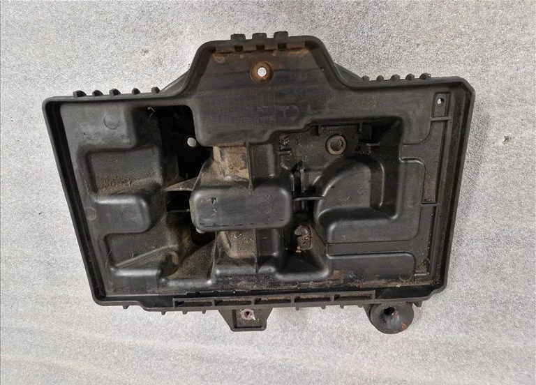 KIA SPORTAGE (QL) Akkumulátor tartó 37150-D3000