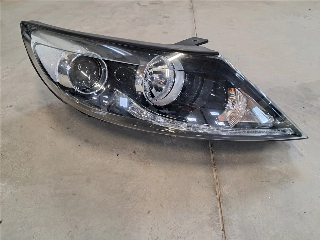 KIA SPORTAGE (SL) FACELIFT Jobb fényszóró