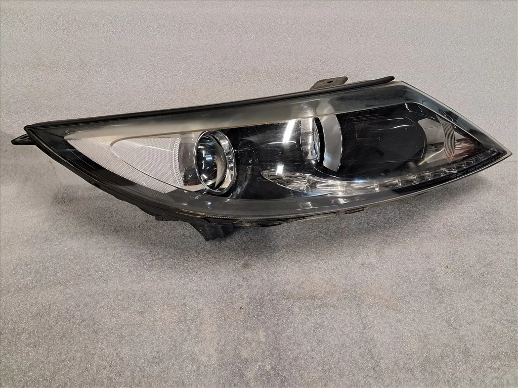 KIA SPORTAGE (SL) Jobb fényszóró 