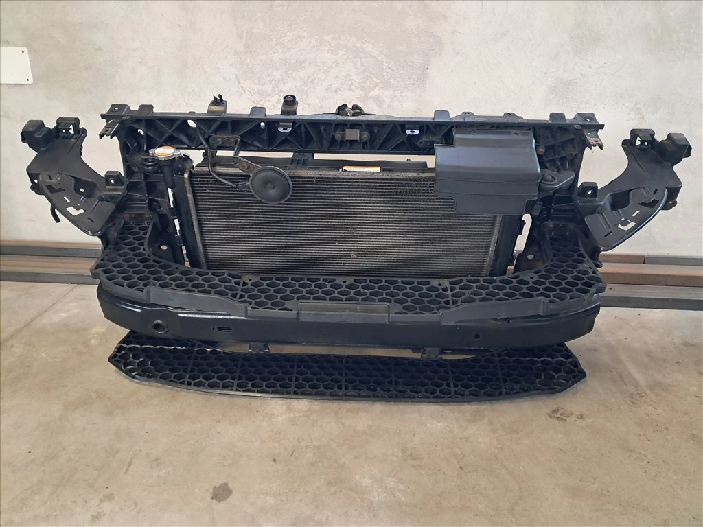 KIA SPORTAGE (SL) 1.6 GDI Komplett homlokfal, hűtőszett