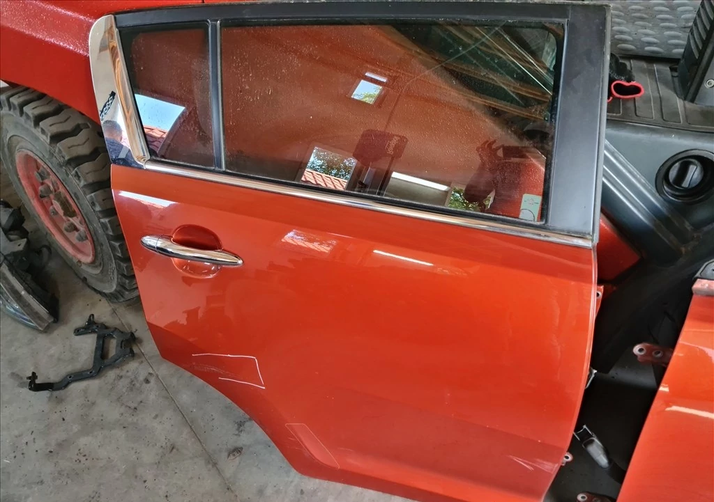 KIA SPORTAGE (SL) Jobb hátsó ajtó