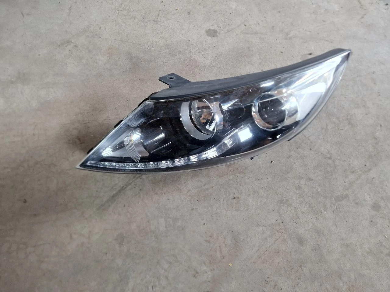 KIA SPORTAGE (SL) Bal xenon fényszóró