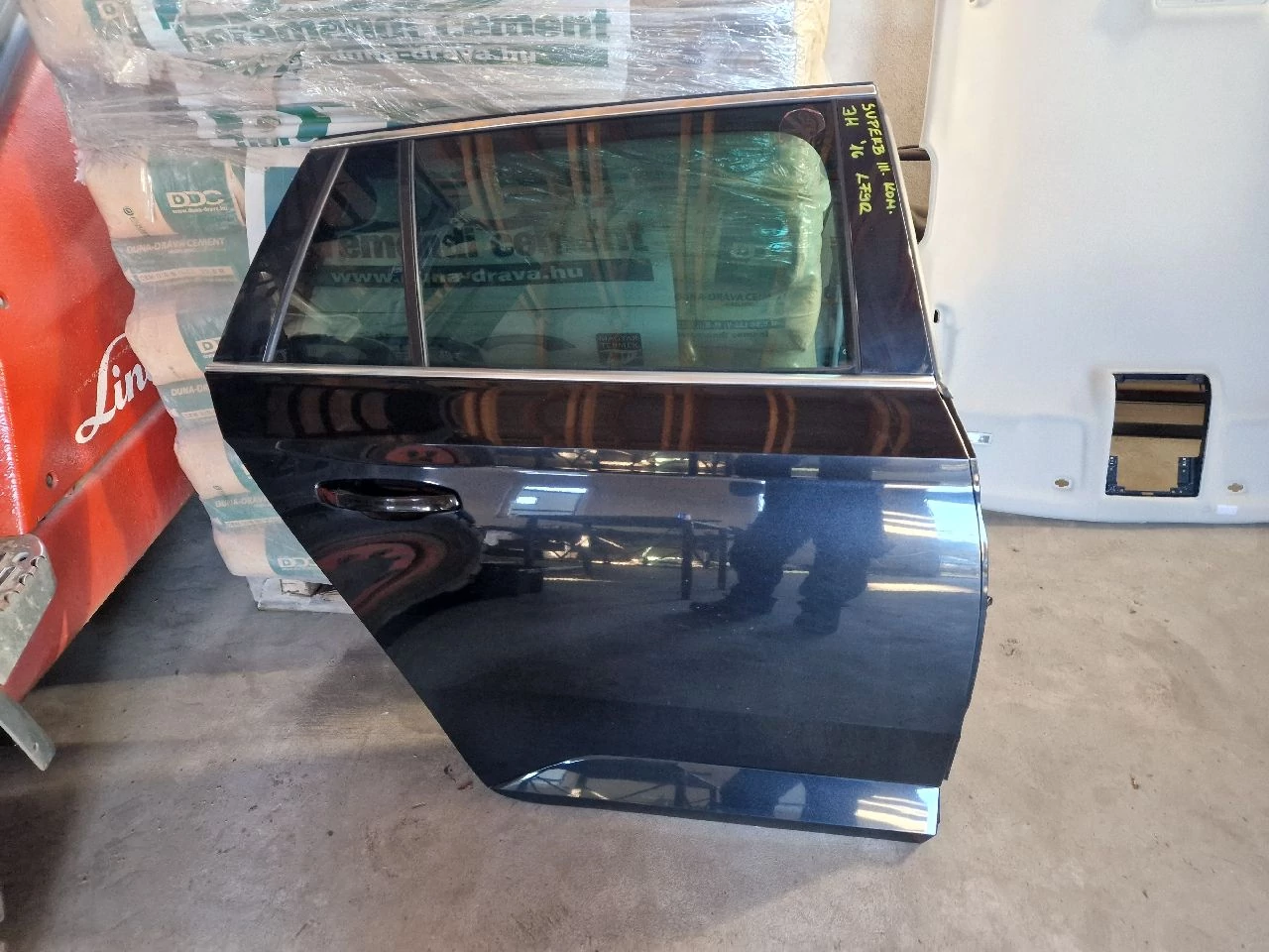 SKODA SUPERB III (3V) kombi jobb hátsó ajtó LF9R