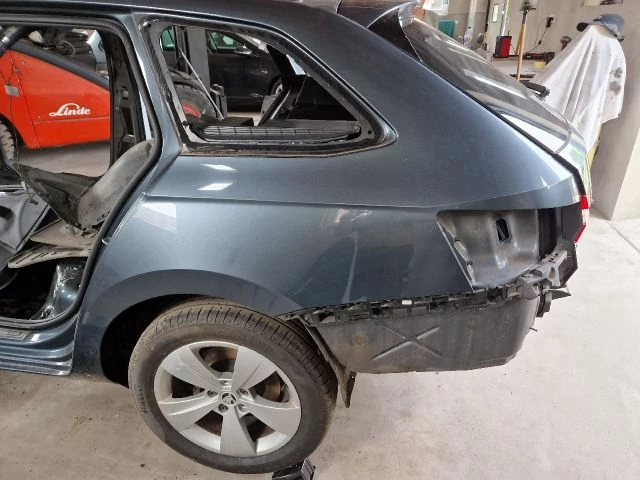 SKODA SUPERB III (3V) kombi bal hátsó sárvédő negyed