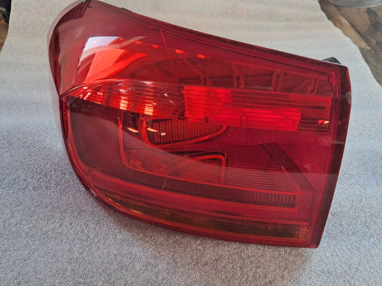 VOLKSWAGEN TIGUAN (5N) Bal külső hátsó lámpa