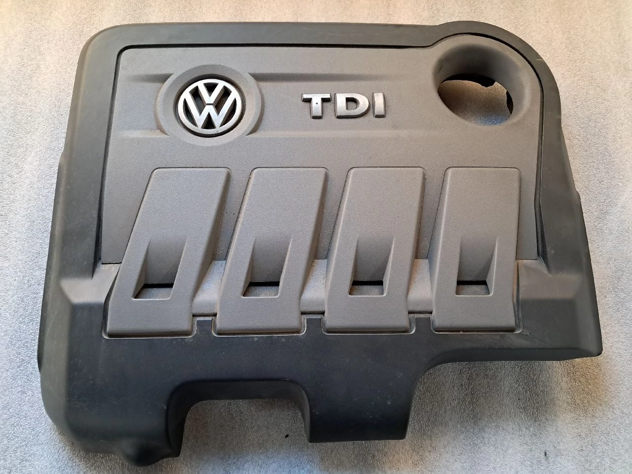 VOLKSWAGEN TIGUAN (5N) 2.0 TDI CFF Felső motorburkolat