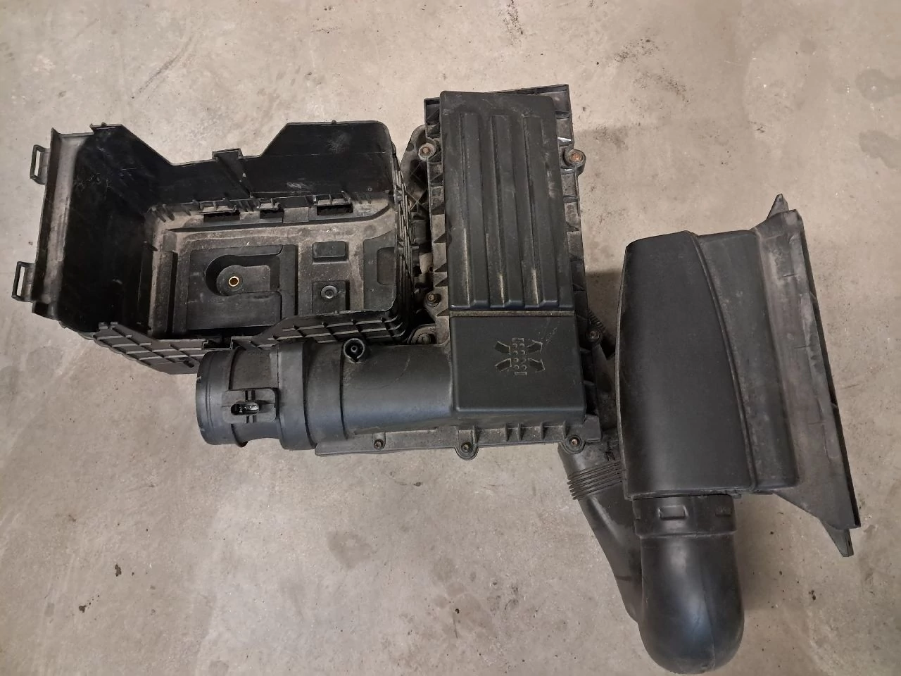 VOLKSWAGEN TIGUAN (5N) 2.0 TDI Levegőszűrőház akkumulátor tálcával 3C0129607AS