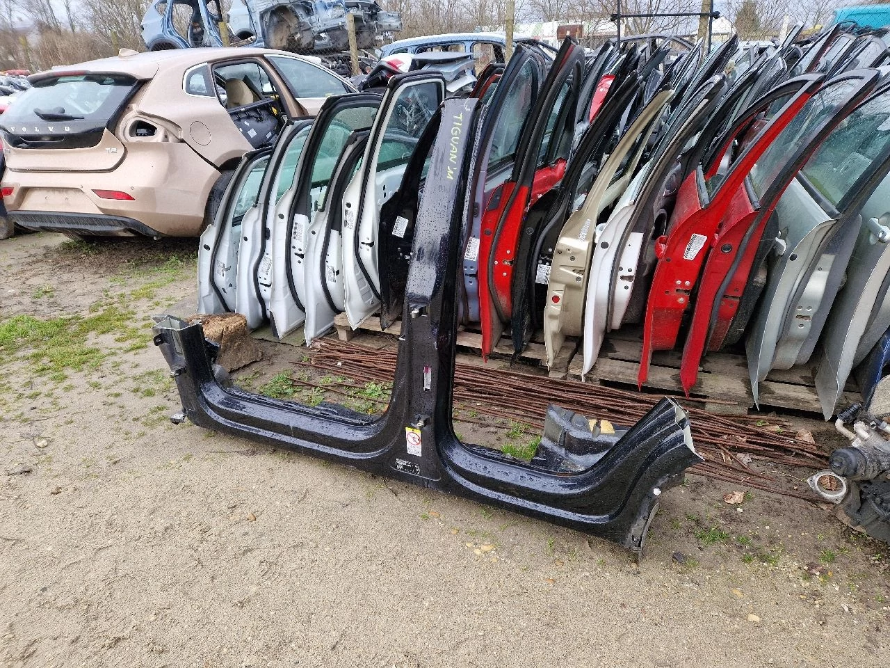 VOLKSWAGEN TIGUAN (5N) bal küszöb