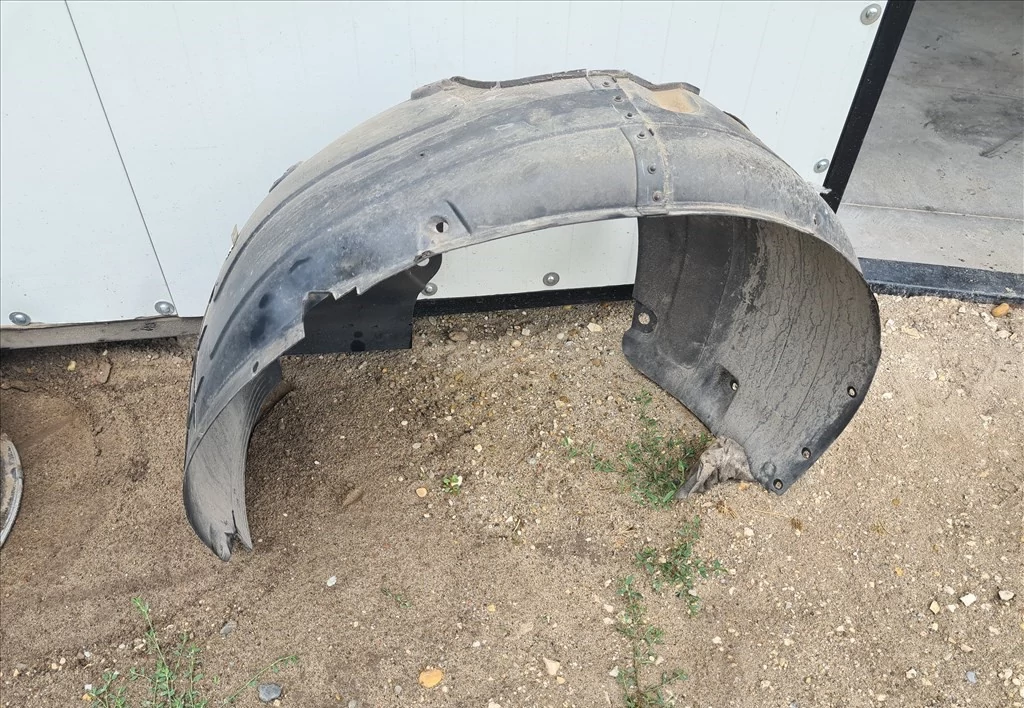 HYUNDAI TUCSON (TL) Bal első dobbetét