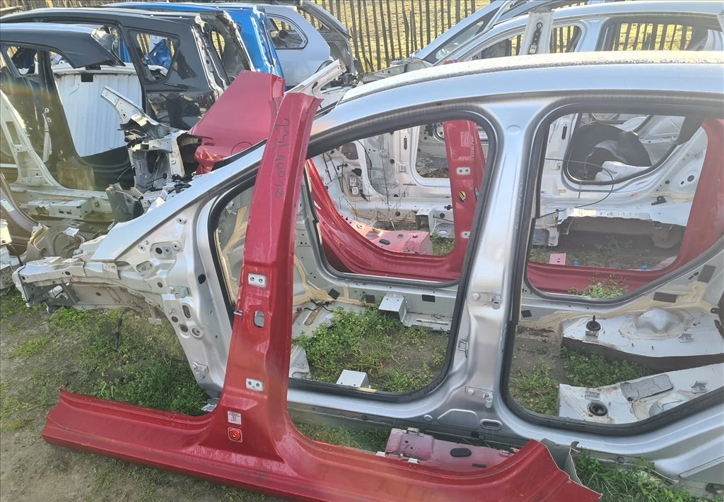 CITROEN C4 GRAND PICASSO II Jobb küszöb