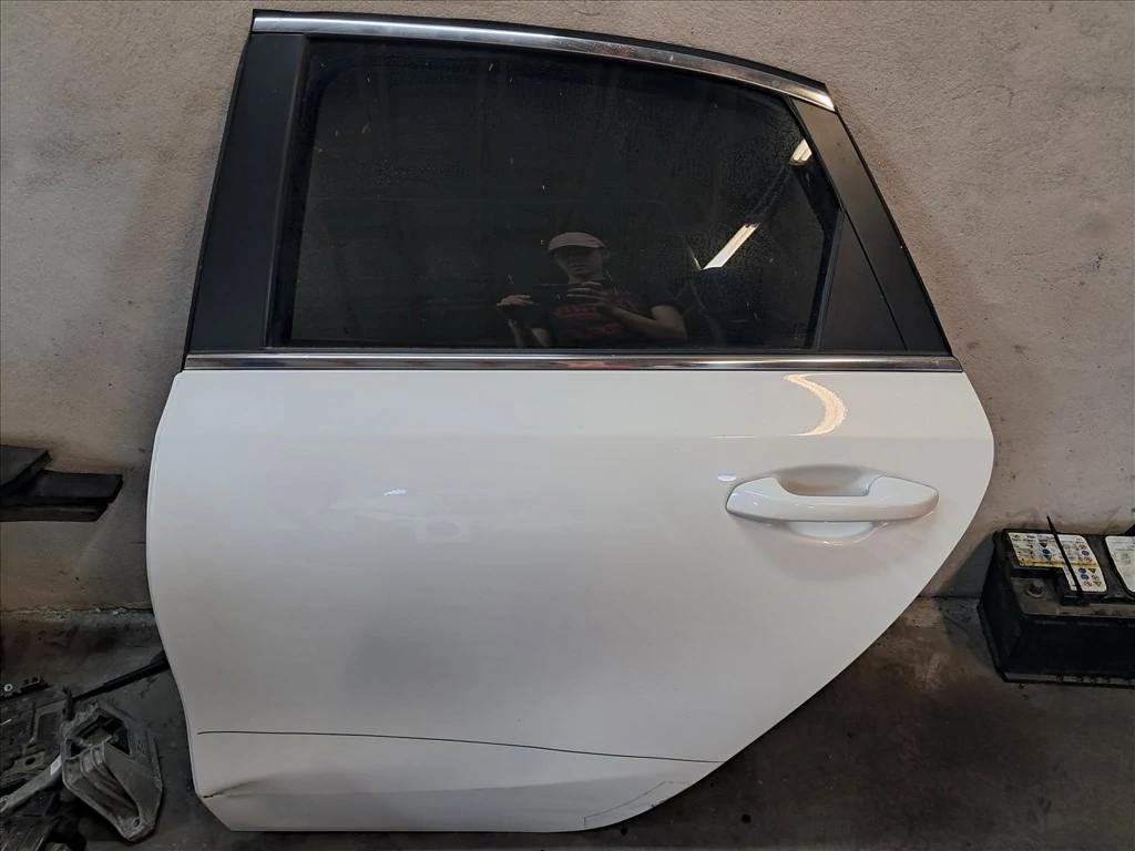 KIA CEED III (CD) Bal hátsó ajtó 