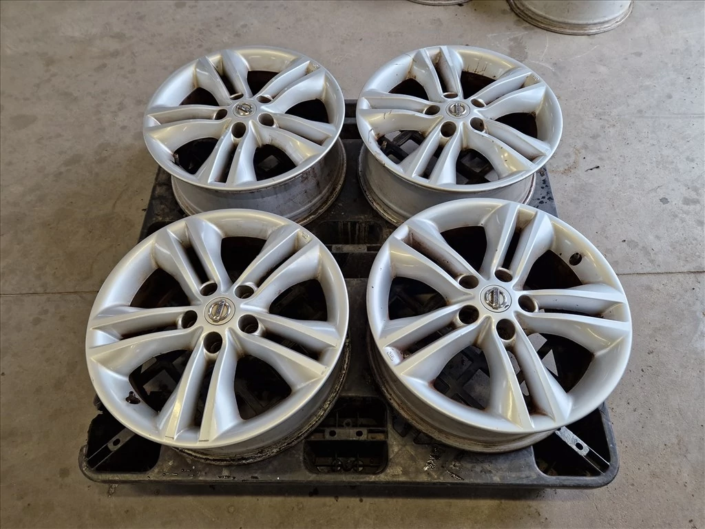 NISSAN QASHQAI (J10) 17